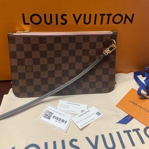 Louis Vuitton MM Pouchette Damier Ebene Rose
